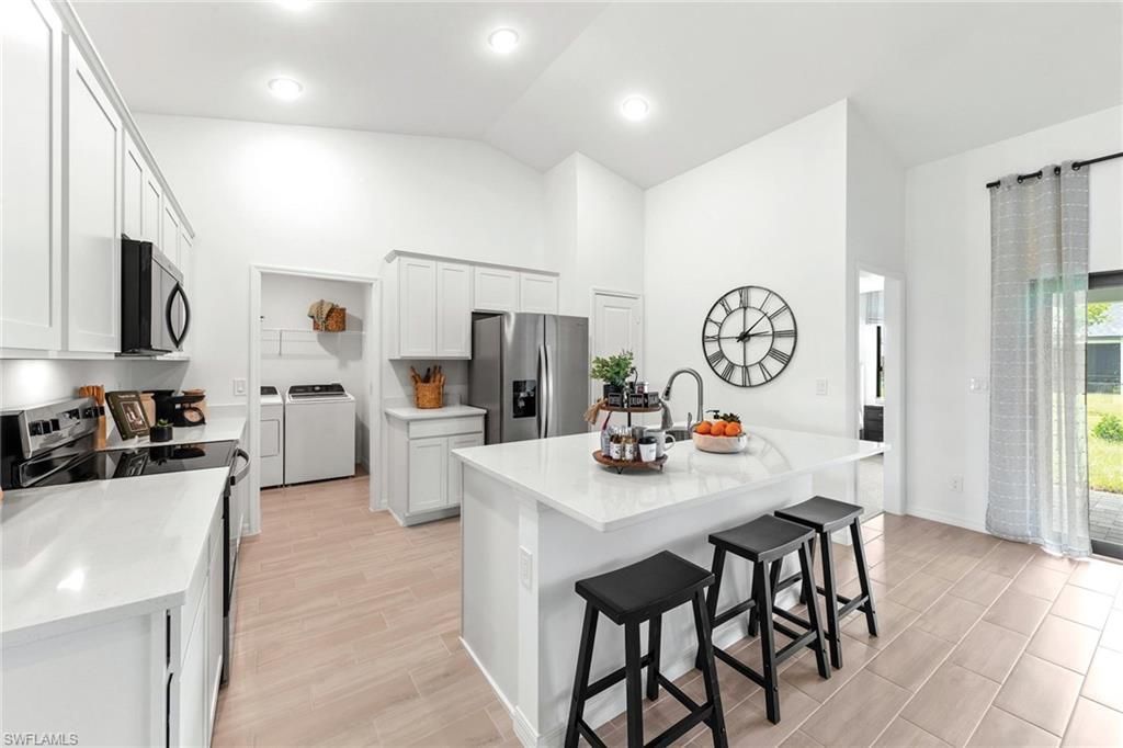 1213 NE 4th Pl , Cape Coral, FL 33909 Photo