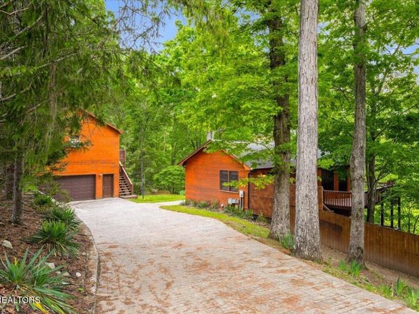 1186 Deerfield Way, LaFollette, TN 37766