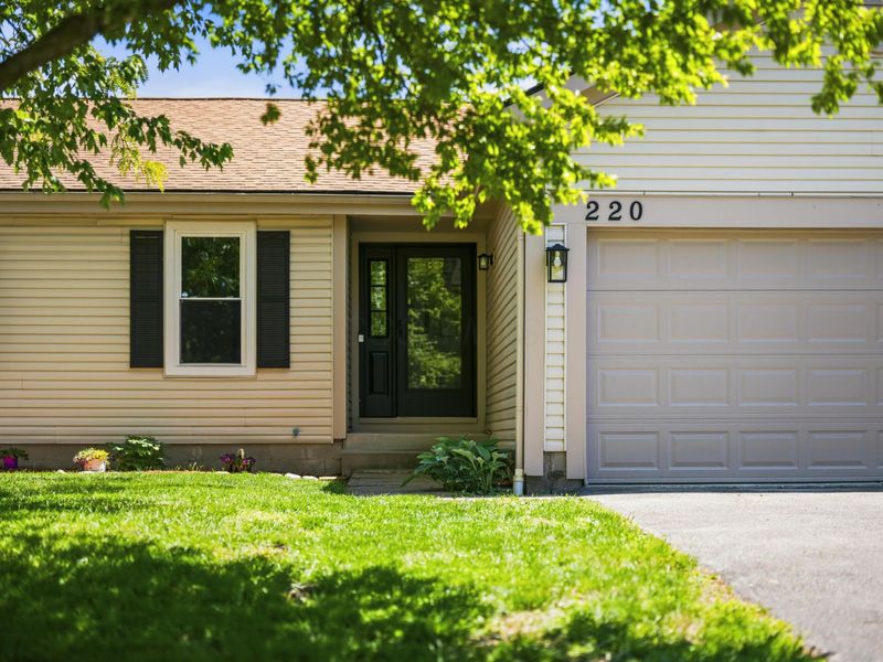220 Rugby Lane , Columbus, OH 43230 Photo 2