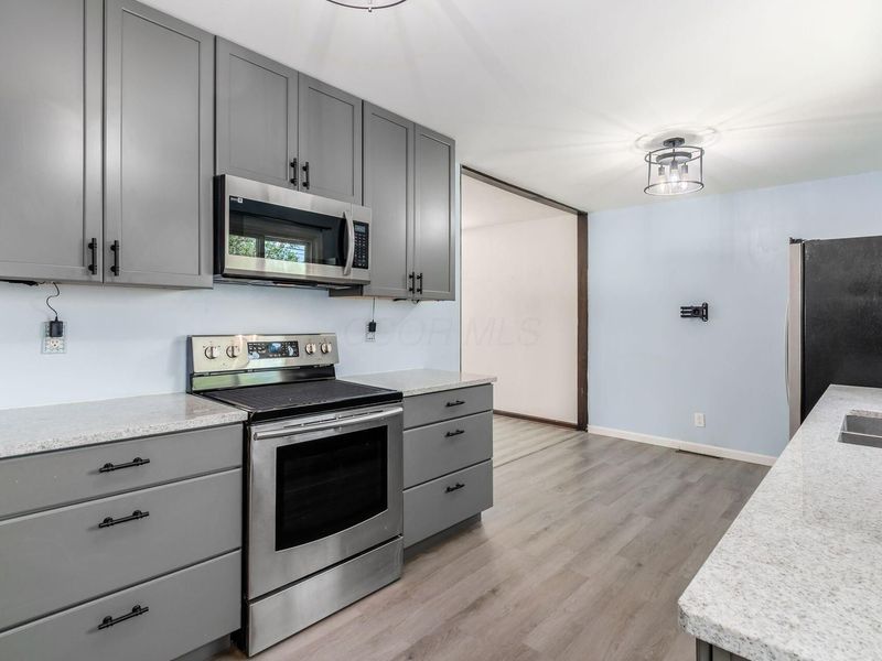 3851 Wade Road , Columbus, OH 43232 Photo 8
