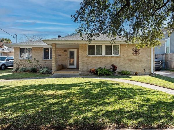 5601 CHAMBERLAIN Drive , New Orleans, LA 70122