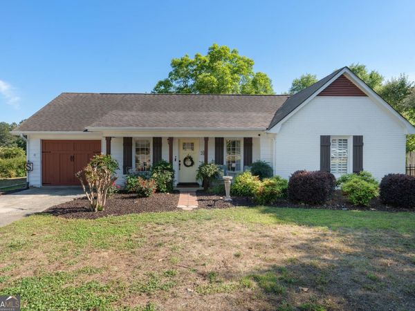 185 N Hampton Drive, Fayetteville, GA 30215