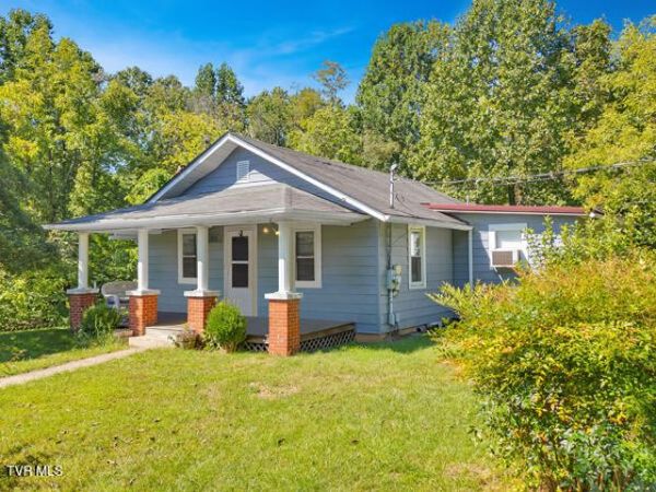 313 Richards Lane, Bluff City, TN 37618
