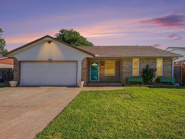 645 Camelot Drive, Moore, OK 73160