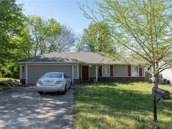 3345 W Cornell Street , Fayetteville, AR 72704