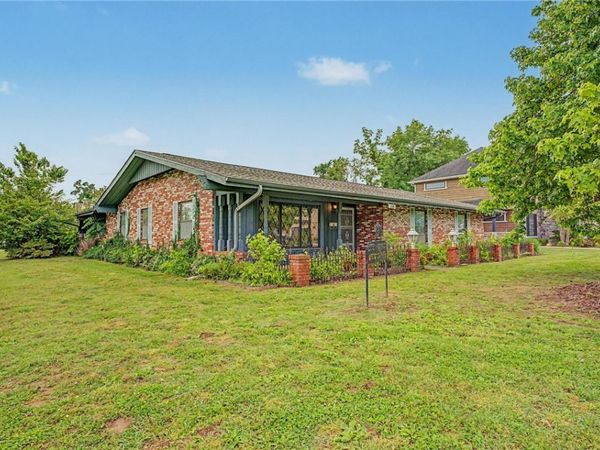 608 B Street, Bentonville, AR 72712