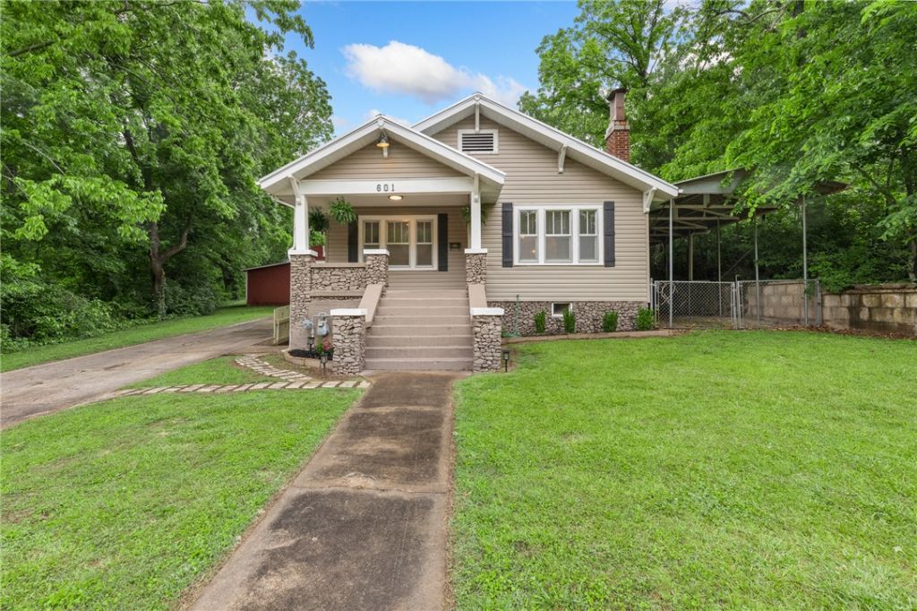 601 W Ridge Avenue, Harrison, AR 72601 Main Photo
