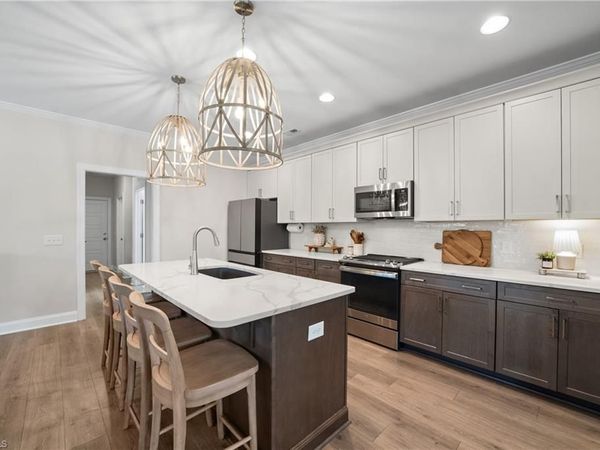 1720 Eastover Drive, Kernersville, NC 27284