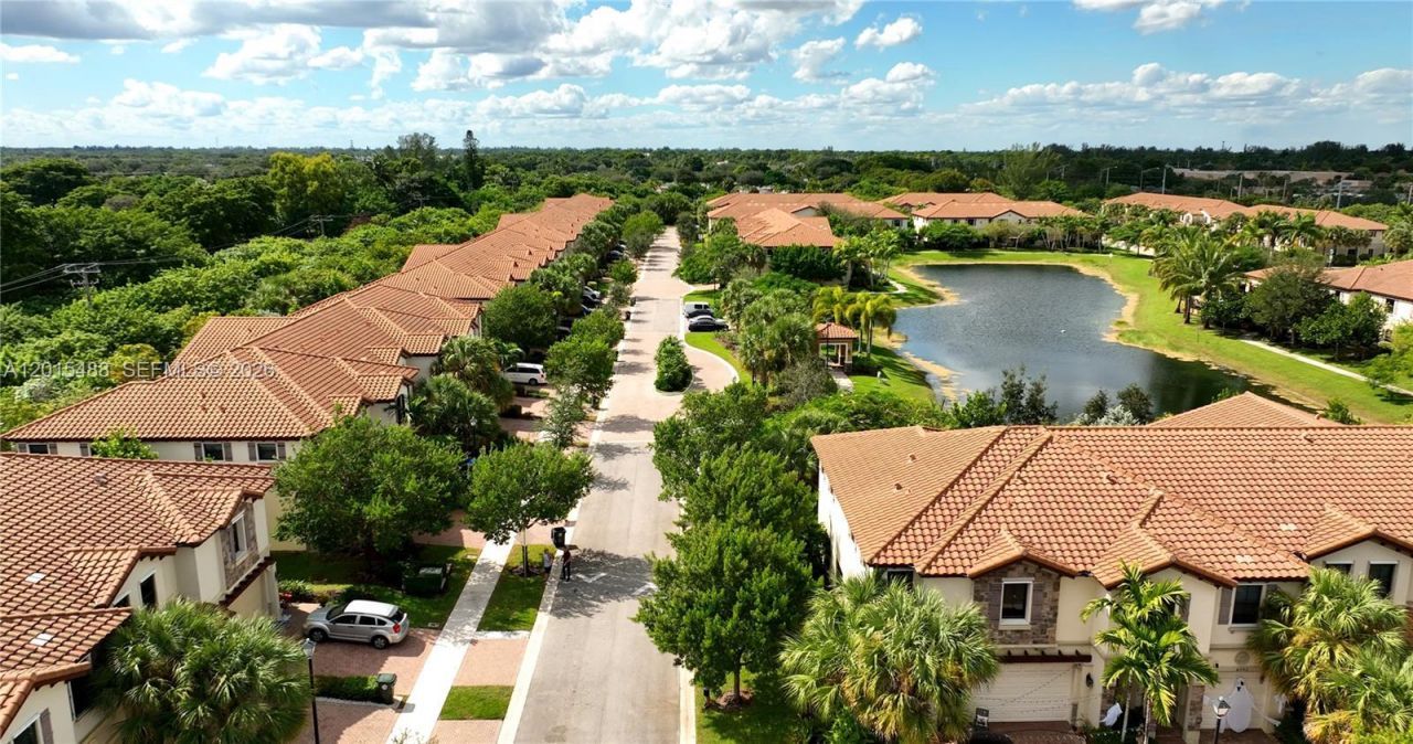 3962 Devenshire Ct, Coconut Creek, FL 33073 Photo