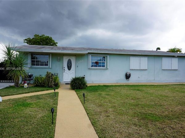 19680 SW 121st Ave , Miami, FL 33177