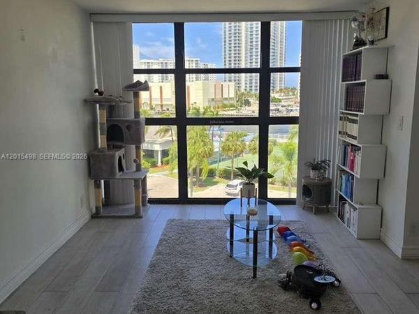 400 Leslie Dr , Unit 508, Hallandale Beach, FL 33009