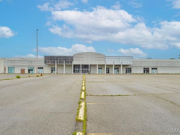 1200 Camp Jackson Road , Cahokia, IL 62206