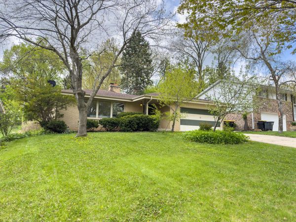 10731 W Keefe Ave, Wauwatosa, WI 53222