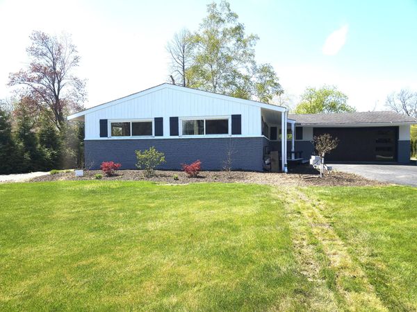 9131 N Pelham Pkwy, Bayside, WI 53217