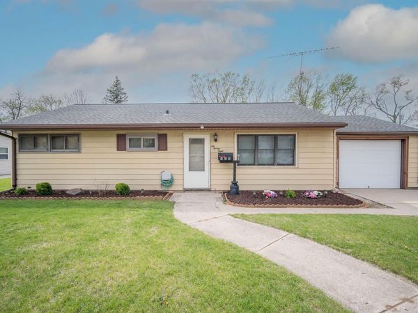 628 Pleasant Dr, West Bend, WI 53095