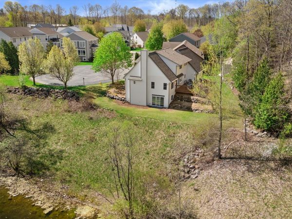 501 Drumlin Cv, Slinger, WI 53086