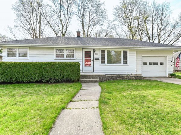 W168N8492 Jacobson Dr, Menomonee Falls, WI 53051