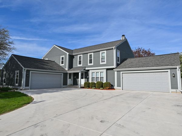 W167N11188 Queens Ct, Unit W167N11190, Germantown, WI 53022