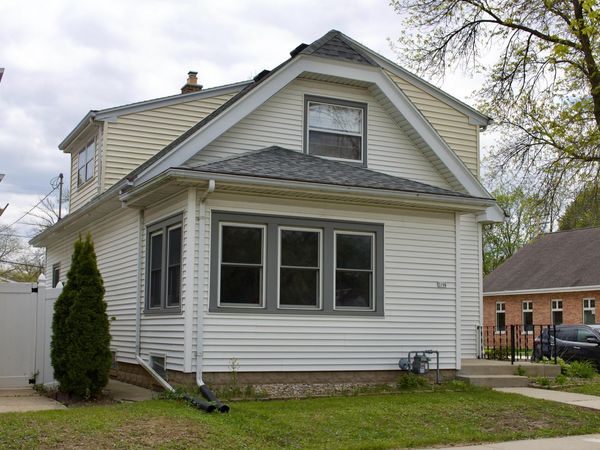 2196 S 79th St, West Allis, WI 53219