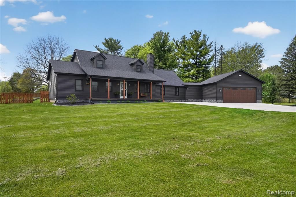 5640 Fowlerville Road, Handy Township, MI 48836 Main Photo