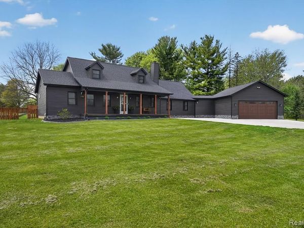 5640 Fowlerville Road, Handy Twp, MI 48836