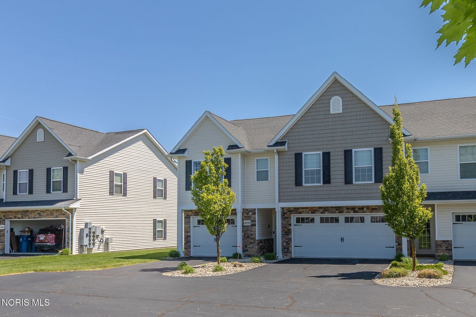 4703 Lakeside Drive, Maumee, OH 43537 Main Photo