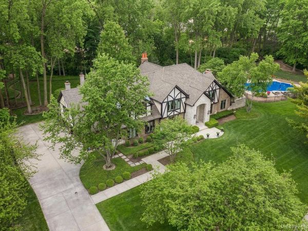 2455 Persimmon Drive , St. Charles, IL 60174