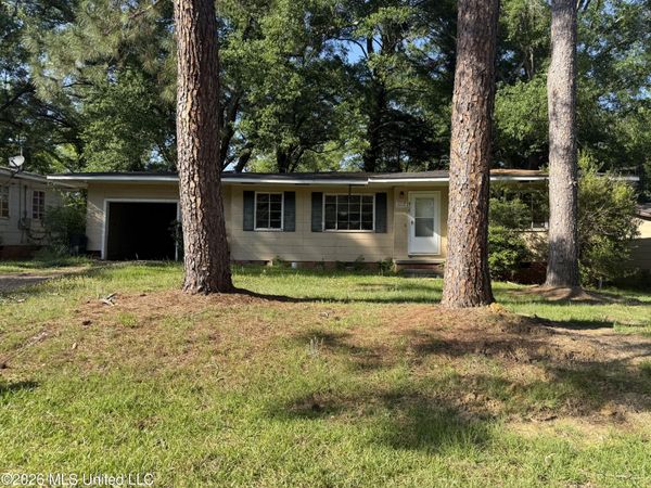 918 Stuart Street, Jackson, MS 39204