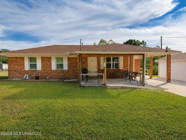 438 Lane Road, Potts Camp, MS 38659