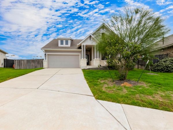 100 Patrick Herndon DR, Bastrop, TX 78602