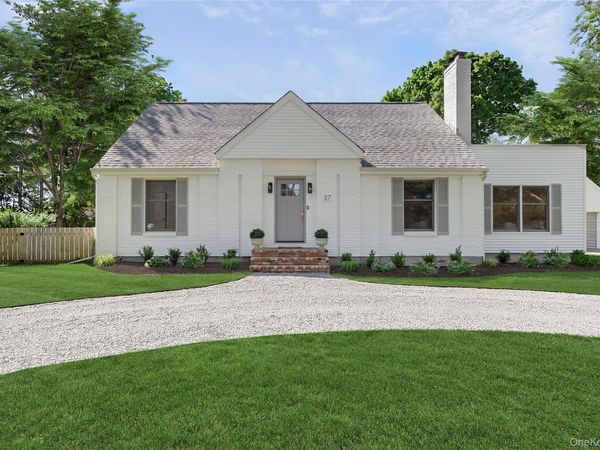 37 School Street, Westhampton Beach, NY 11978