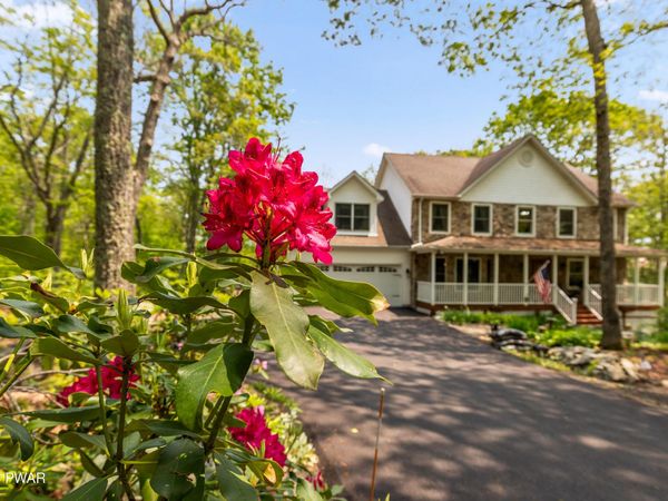 119 Canoe Brook Drive , Hawley, PA 18428