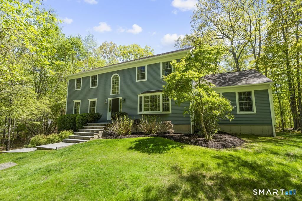 33 Topledge, Redding, CT 06896 Main Photo