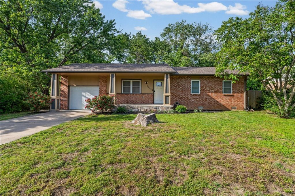 2203 Beth Lane, Bentonville, AR 72712 Main Photo