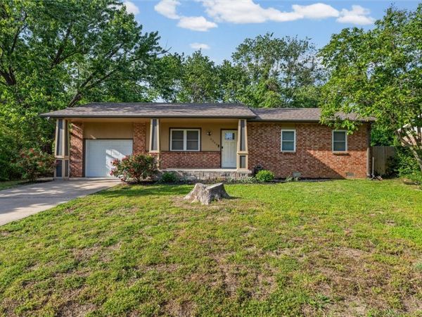 2203 Beth Lane, Bentonville, AR 72712