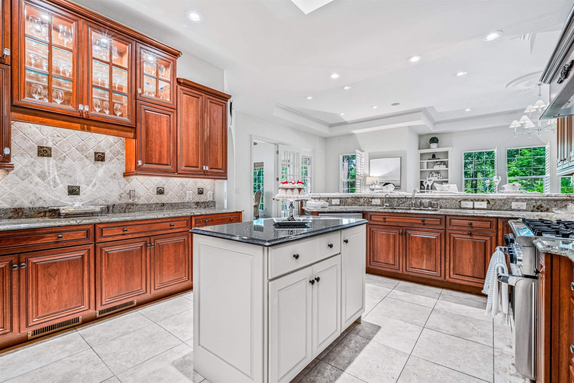 4488 Richmond Hill Dr. Photo 11