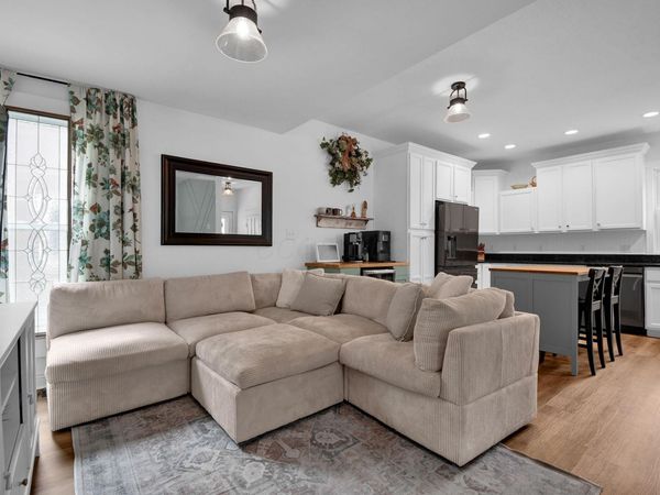 444 W Broadway , Granville, OH 43023