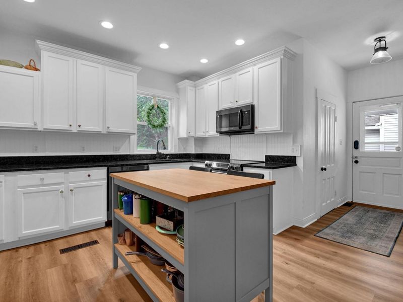 444 W Broadway , Granville, OH 43023 Photo 9