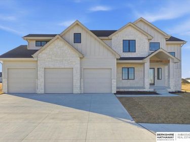 19612 Stone Avenue, Elkhorn, NE 68022