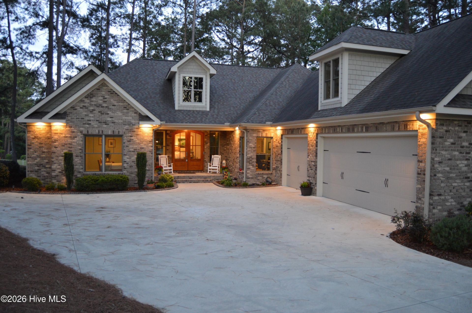 105 Lakewood Drive, Pinehurst, NC 28374 Main Photo