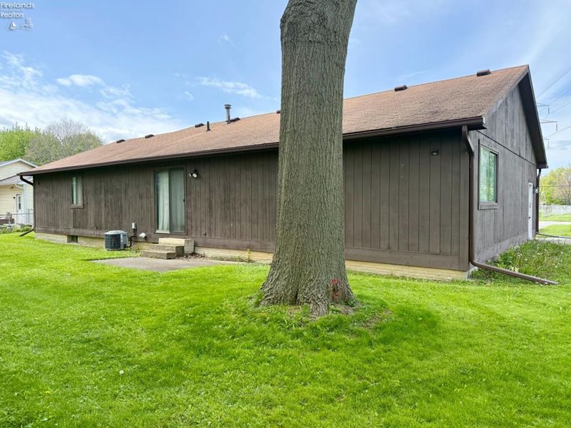 504 Meadow Lane, Sandusky, OH 44870 Photo 4