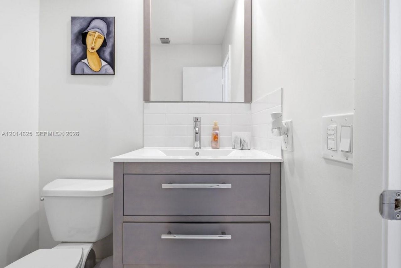 1501 S Ocean Blvd , Unit 307, Lauderdale by the Sea, FL 33062 Photo