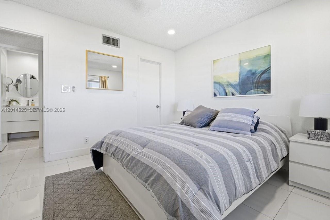 1501 S Ocean Blvd , Unit 307, Lauderdale by the Sea, FL 33062 Photo
