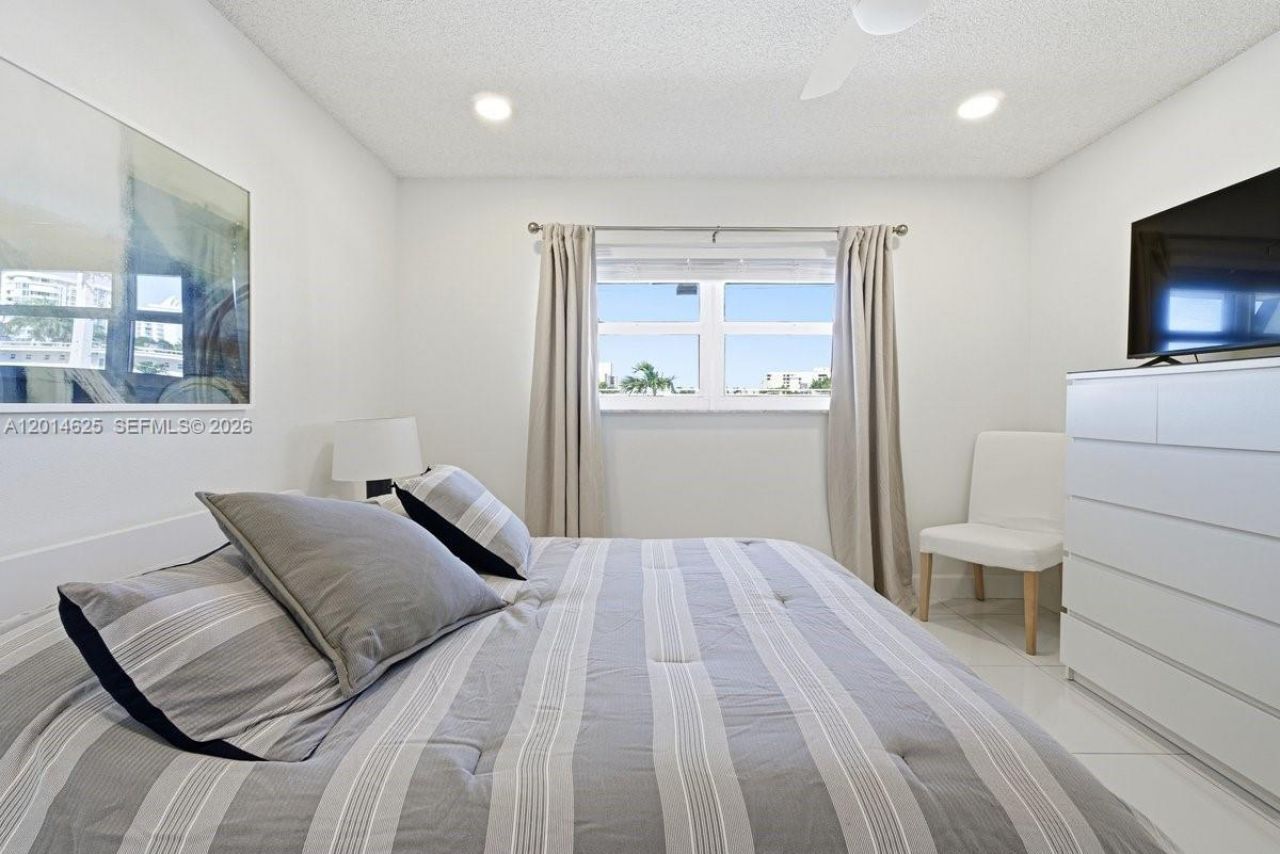 1501 S Ocean Blvd , Unit 307, Lauderdale by the Sea, FL 33062 Photo