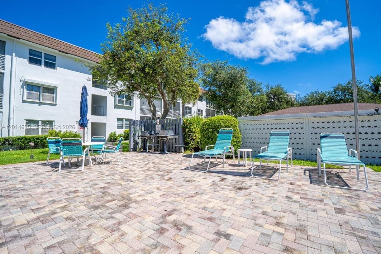 1501 S Ocean Blvd , Unit 307, Lauderdale by the Sea, FL 33062 Photo