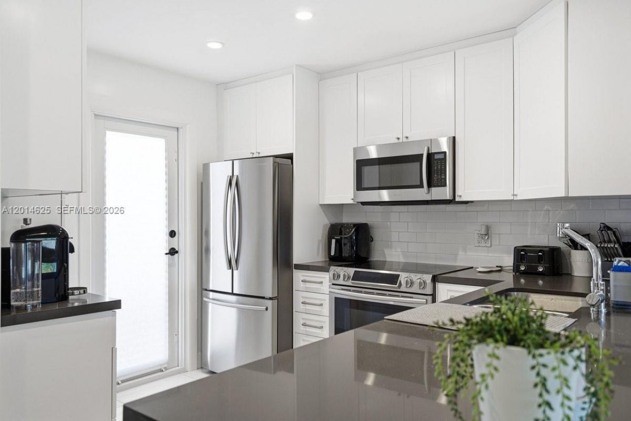 1501 S Ocean Blvd , Unit 307, Lauderdale by the Sea, FL 33062 Photo