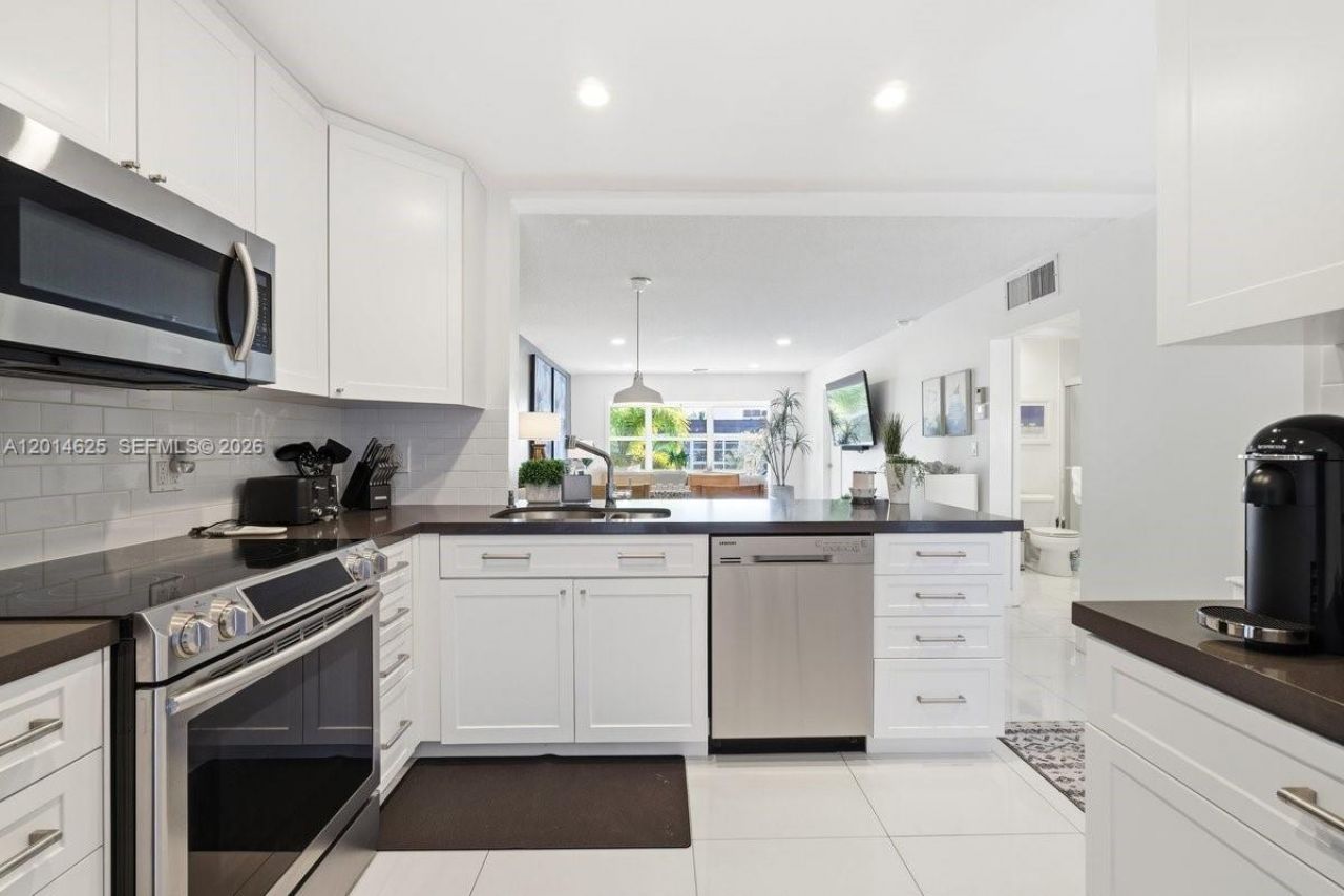 1501 S Ocean Blvd , Unit 307, Lauderdale by the Sea, FL 33062 Photo