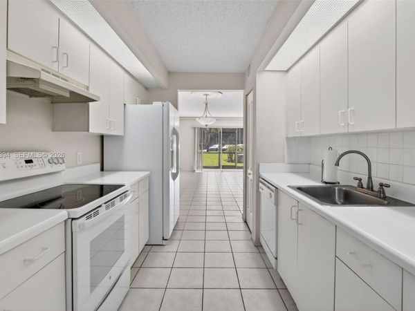 700 SW 137th Ave , Unit 110H, Pembroke Pines, FL 33027