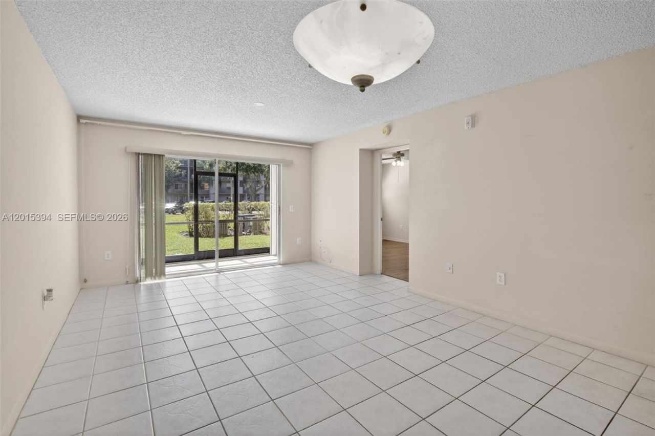 700 SW 137th Ave , Unit 110H, Pembroke Pines, FL 33027 Photo