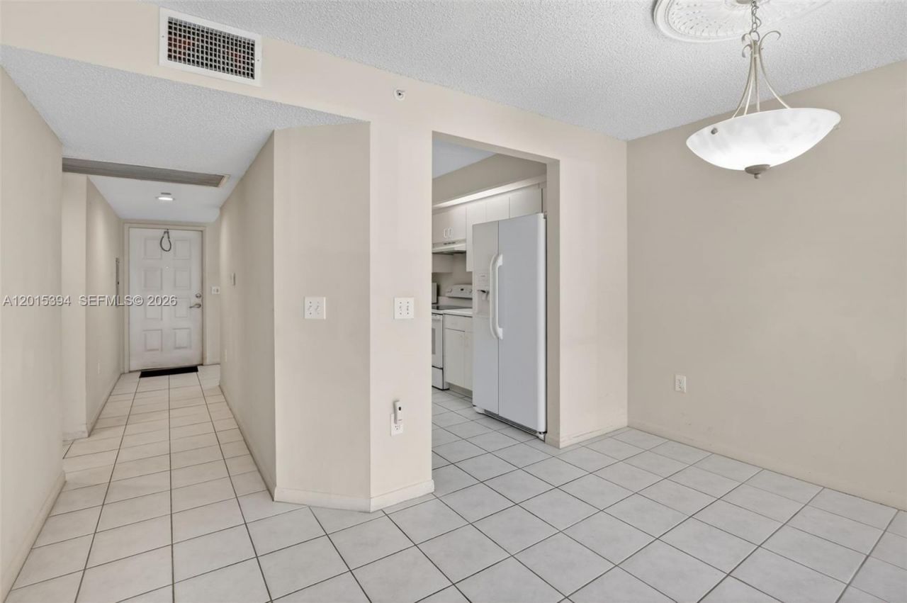 700 SW 137th Ave , Unit 110H, Pembroke Pines, FL 33027 Photo